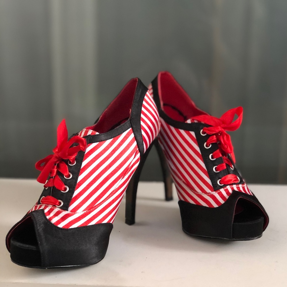 Bettie Page Circus Freakshow Rockabilly Heels